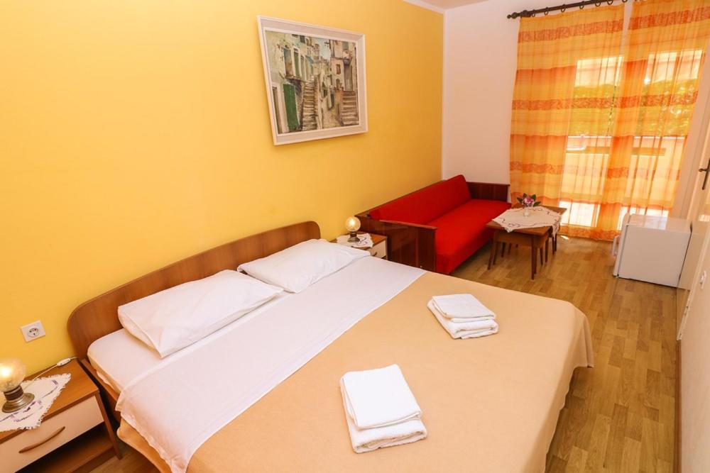 Double Rooms Tomica 2 With Balcony Башка Экстерьер фото