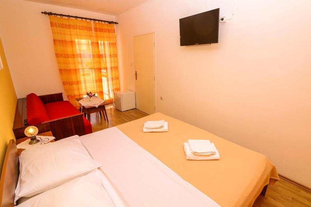 Double Rooms Tomica 2 With Balcony Башка Экстерьер фото