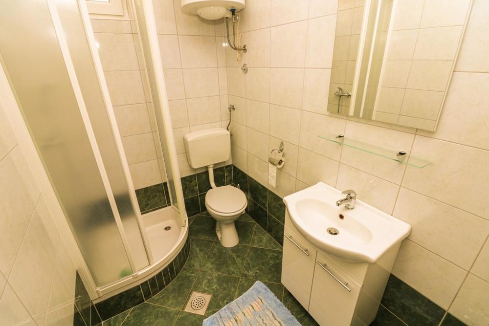 Double Rooms Tomica 2 With Balcony Башка Экстерьер фото