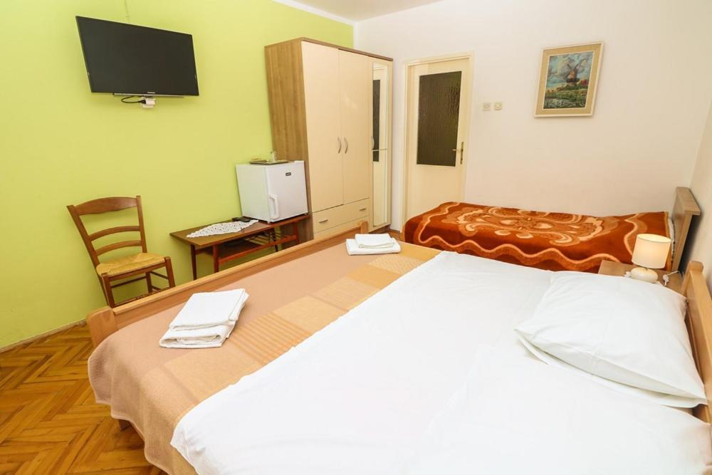 Double Rooms Tomica 2 With Balcony Башка Экстерьер фото