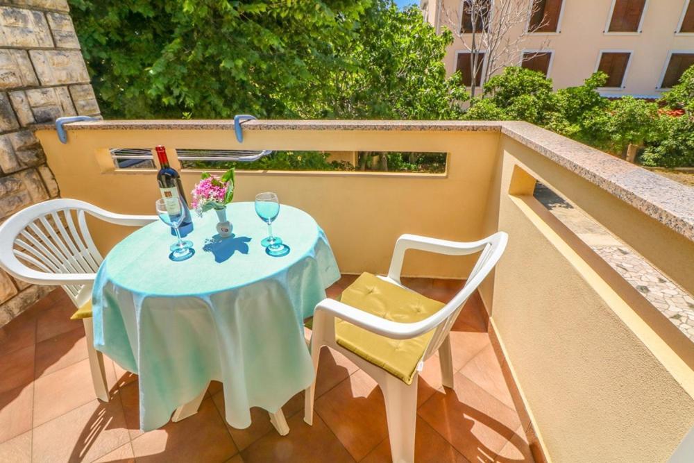Double Rooms Tomica 2 With Balcony Башка Экстерьер фото